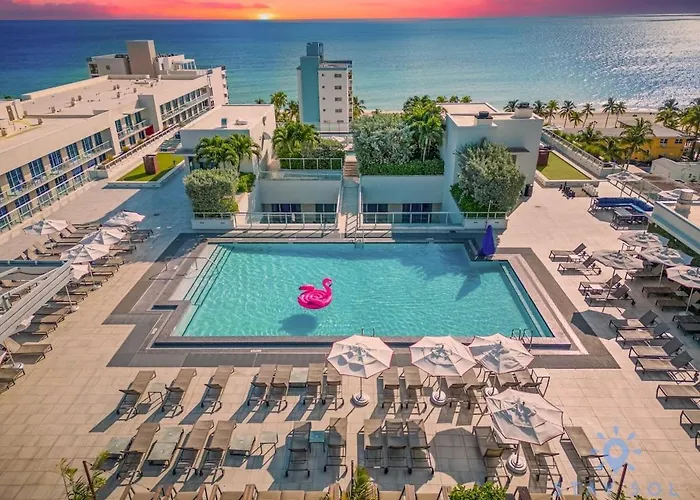 Rooftop Pool - Hot Tub - Gym - Near Beach