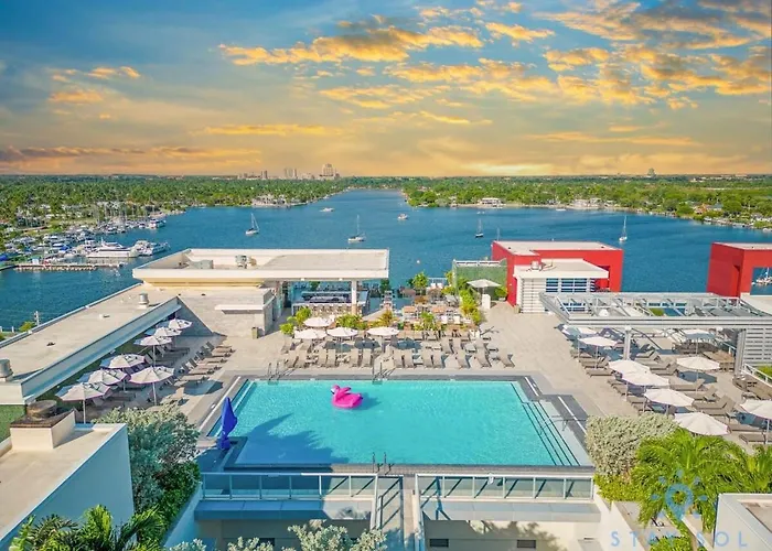 Rooftop Pool - Hot Tub - Gym - Near Beach