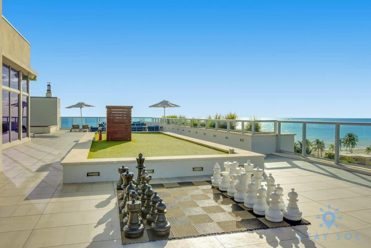 Rooftop Pool - Hot Tub - Gym - Near *