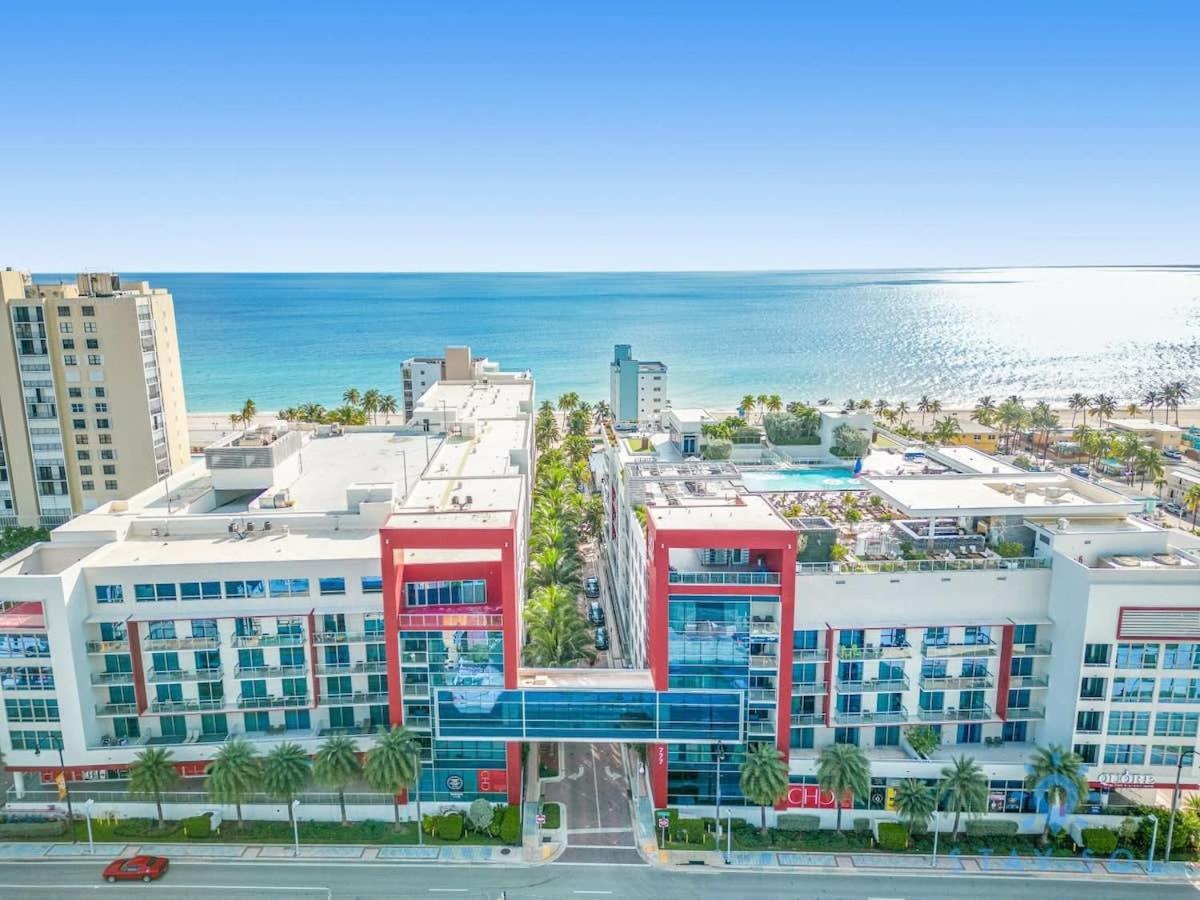 Rooftop Pool - Hot Tub - Gym - Near Appartement Hollywood